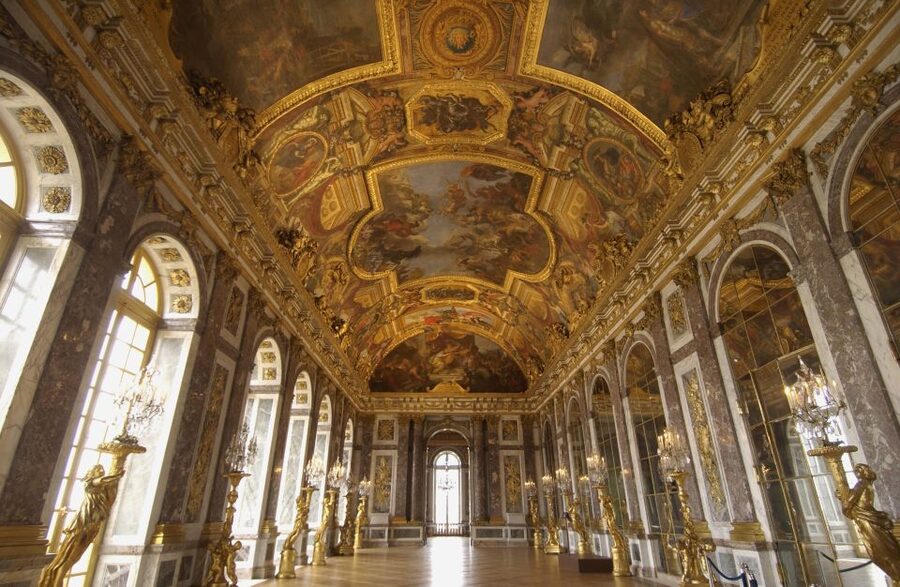 Versailles: Skip-the-Line Guided Tour of Palace with Gardens - Royal apartments, paintings, and court life