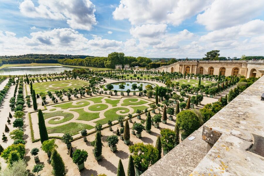 Versailles: Skip-the-Line Tour of Palace and Gardens Access - Entering Versailles with a reserved time slot