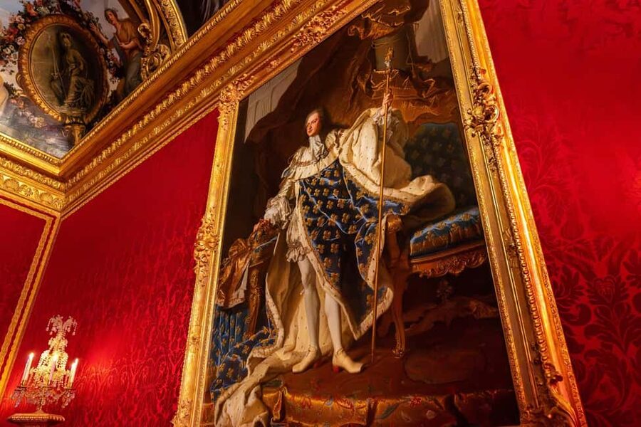 Versailles: Skip-the-Line Versailles Palace and Gardens Tour - Why reserved entry matters at Versailles