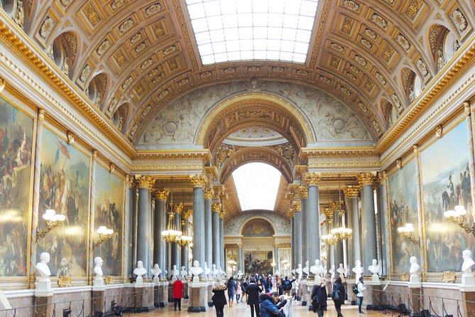 Versailles Small Group Guided Tour with Local Guide - Why the guide matters here