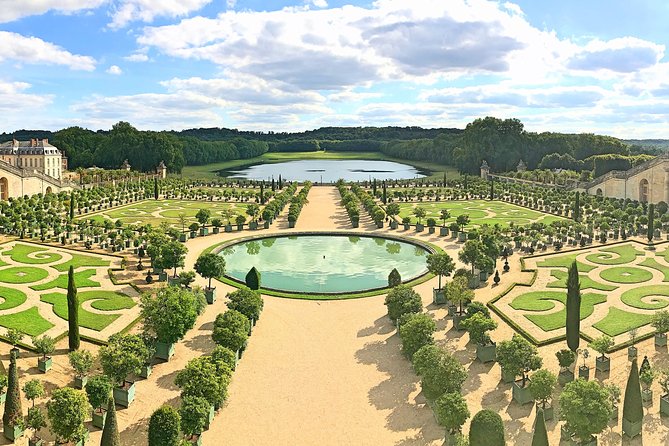 Versailles Small Group Guided Tour with Local Guide - Gardens, fountains, and what is not included