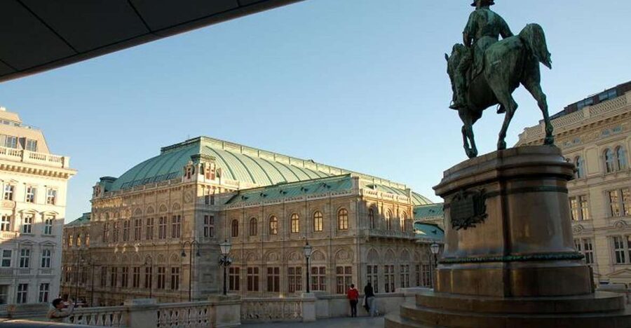 Vienna and Skip-the-Line Schönbrunn Palace Private Tour - A four-hour introduction to imperial Vienna