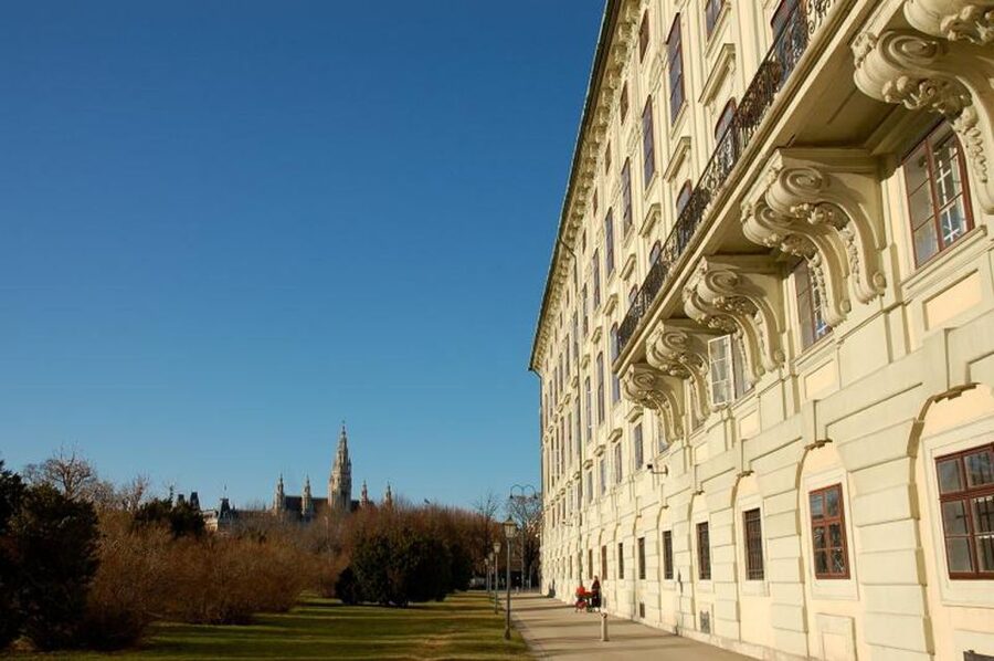 Vienna and Skip-the-Line Schönbrunn Palace Private Tour - Optional stops and how to use them