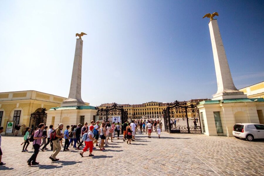 Vienna: Bus & Schönbrunn Palace Skip-the-Line Guided Tour - Practical advice before you go