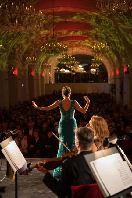 Vienna: Dinner & Concert at Schönbrunn Palace - Finding the restaurant and concert entrance