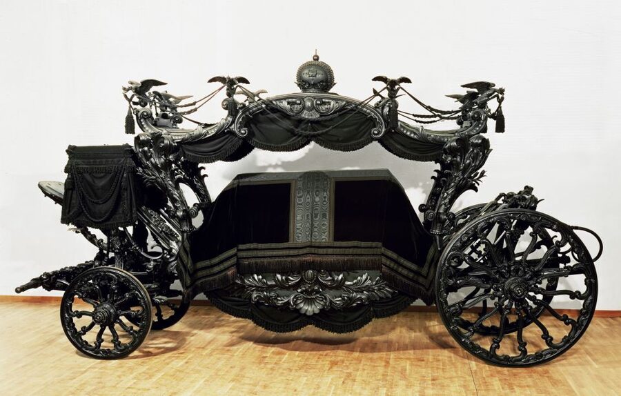 Vienna: Imperial Carriage Museum in Schönbrunn Palace Ticket - What the audio guide adds