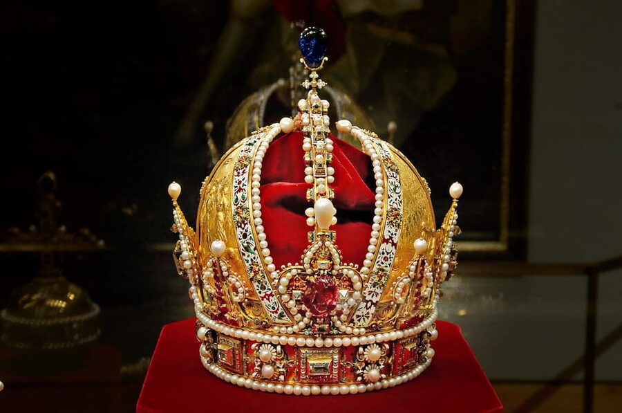 Vienna: Imperial Treasury & New Hofburg Palace Combo Ticket - Who should book this experience?