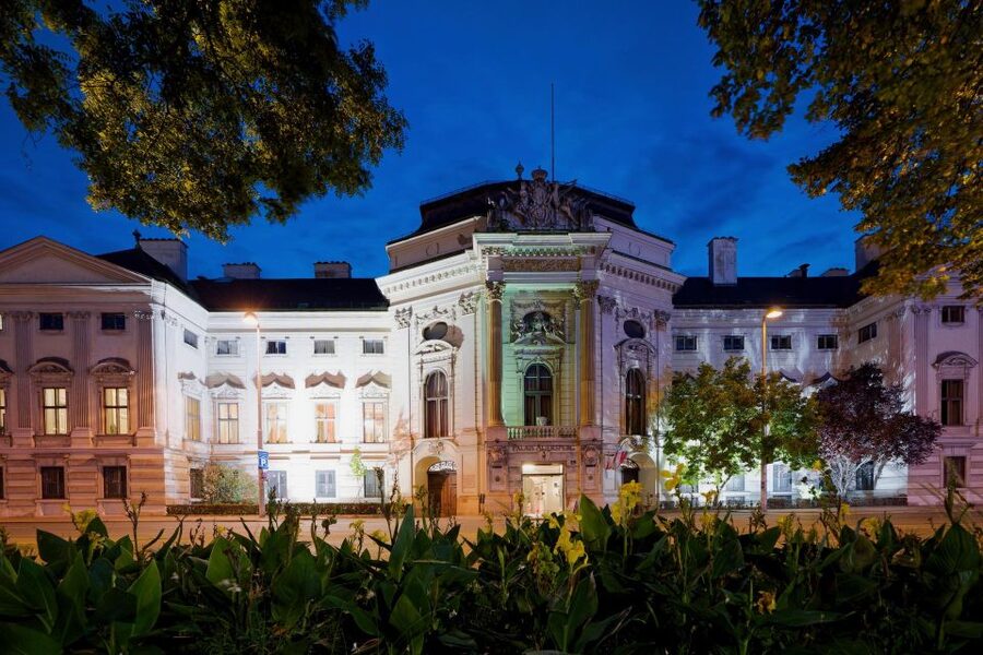 Vienna: Mozart & Strauss Classical Concert at Börse Palace - Timing your evening in Vienna
