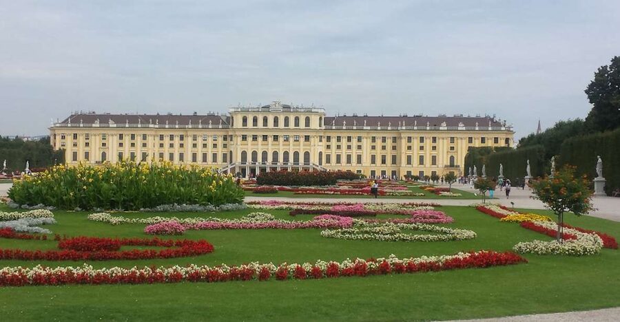 Vienna: Schönbrunn Palace and City Center Guided Tour - Why Schönbrunn is the right place to begin