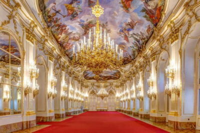 Schönbrunn Palace Evening Tour, Dinner and Concert