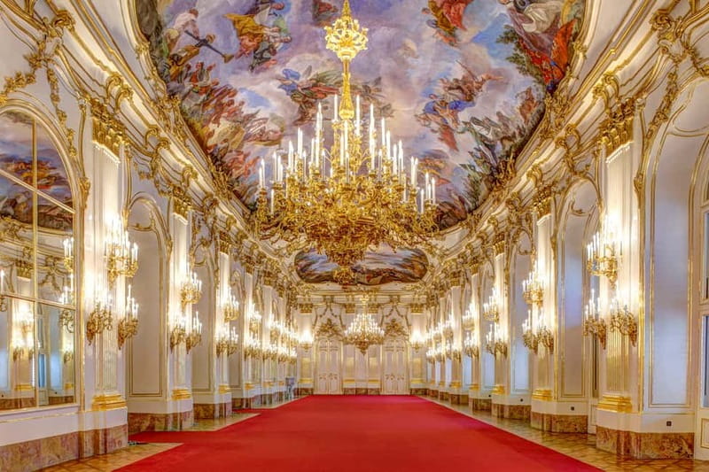 Vienna: Schönbrunn Palace Evening Tour, Dinner and Concert - Start correctly at the left-wing Visitors’ Entrance