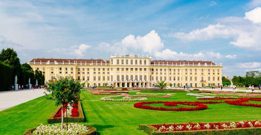Vienna: Schönbrunn Palace & Garden Skip-the-Line Guided Tour - Why Schönbrunn works best with a guide