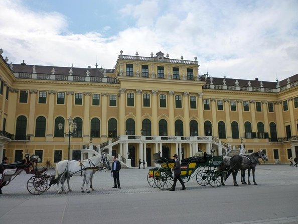 Vienna: Skip the Line Schönbrunn Palace and Gardens Guided Tour - Why Schönbrunn deserves a guided visit