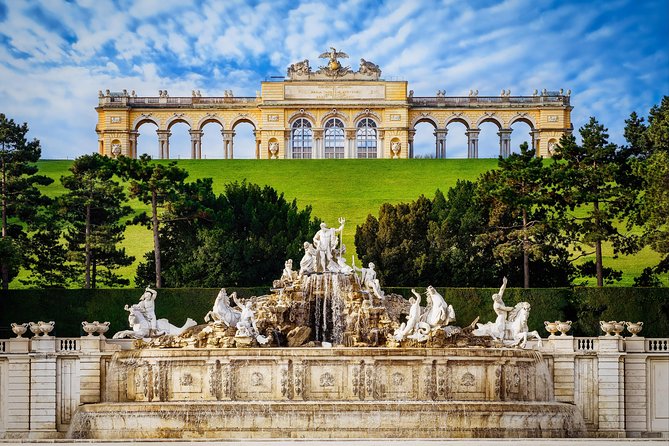 Vienna: Skip the Line Schönbrunn Palace and Gardens Guided Tour - What the headsets change