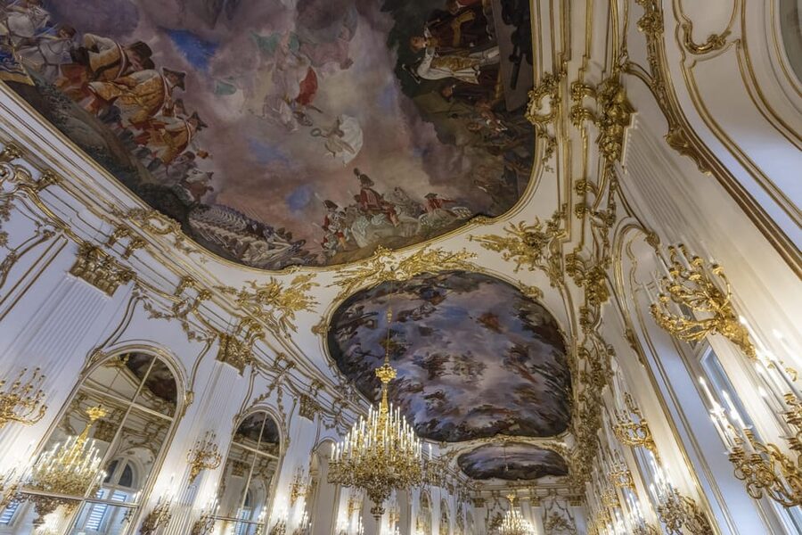 Vienna: Skip-the-Line Schönbrunn Palace and Gardens Tour - Walking through the Schönbrunn Gardens