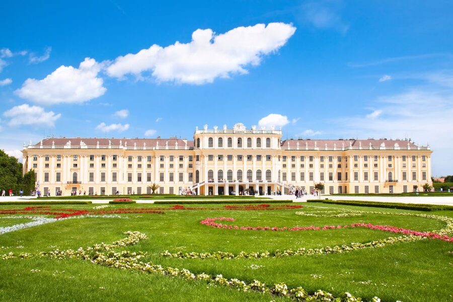 Vienna: Skip-the-Line Schonbrunn Palace Private Tour - Comparing the duration options