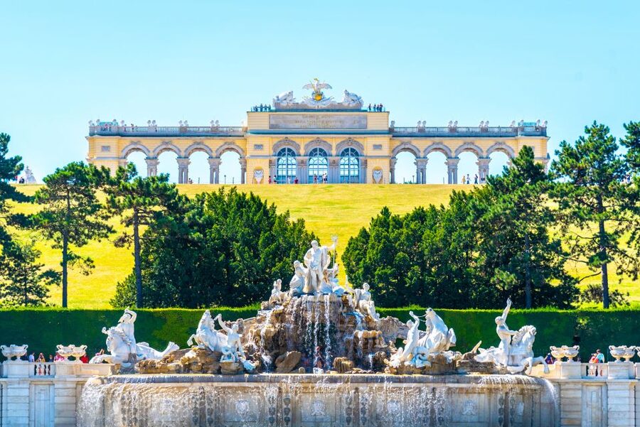 Vienna: Skip-the-Line Schonbrunn Palace Private Tour - Languages, group style, and accessibility