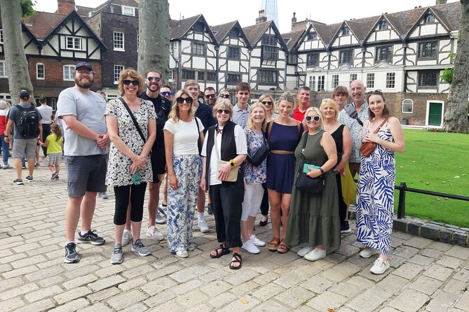 VIP Kensington Palace Gardens Tour & Royal Tea Crown Experience - Meeting at the Hilton London Hyde Park