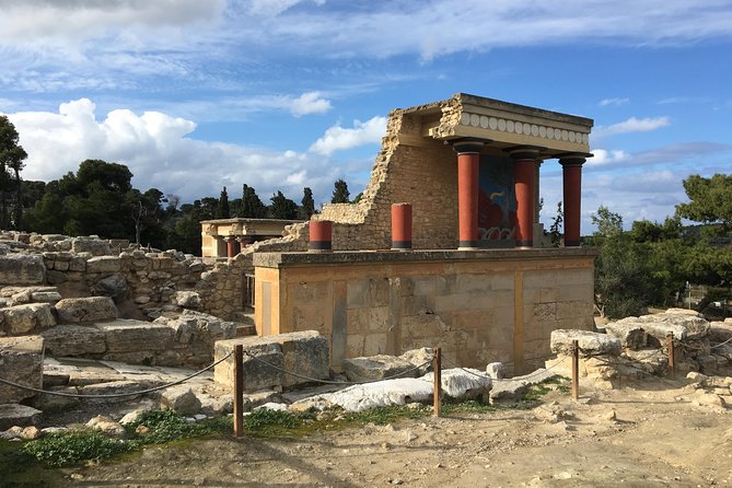 Visit Knossos palace (Tour & Skip-the-Line Ticket) - Who will get the most from this tour