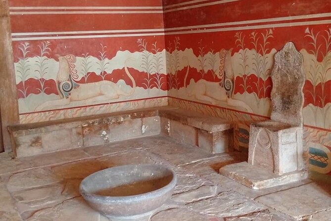 WeGuide Knossos palace - Guide quality is the main reason to choose this format