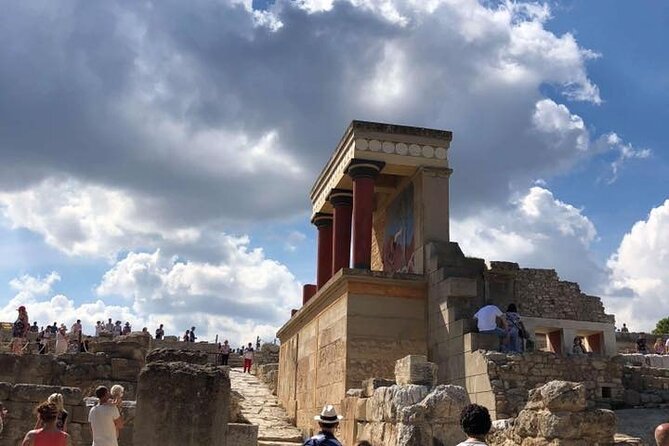 WeGuide Knossos palace - Planning the 11:00 a.m. start