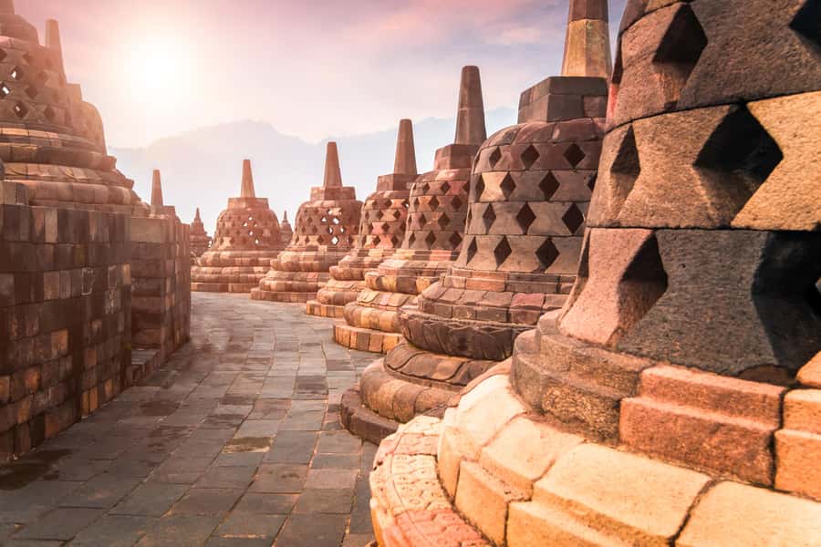 Yogyakarta: Palace, Water Castle & UNESCO Temple Guided Tour - Practical tips for a smoother day
