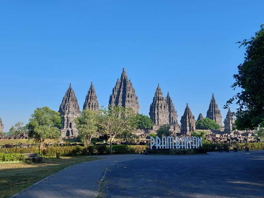 Yogyakarta: Prambanan Temple Morning Tour and Palace Tour - Inside the Sultan Palace after Prambanan