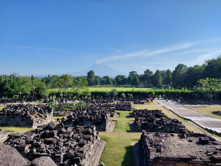 Yogyakarta: Prambanan Temple Morning Tour and Palace Tour - What the private transport adds