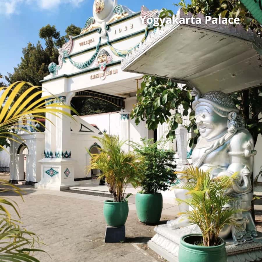 Yogyakarta: Yogyakarta Palace & Water Castle Guided Tour - Key points to know before you book