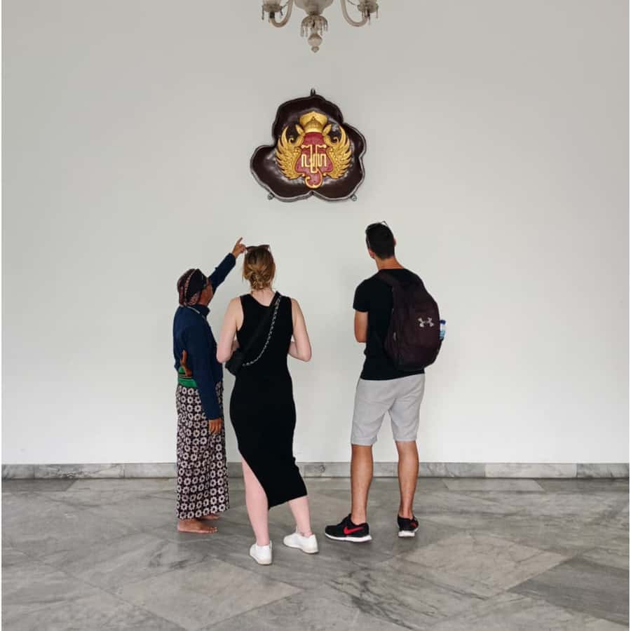 Yogyakarta: Yogyakarta Palace & Water Castle Guided Tour - Why the palace is the right place to begin
