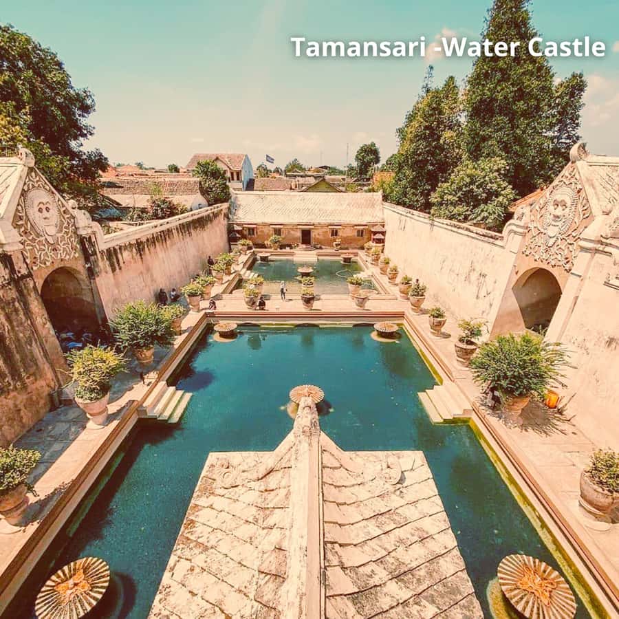 Yogyakarta: Yogyakarta Palace & Water Castle Guided Tour - The village lanes around the Water Castle