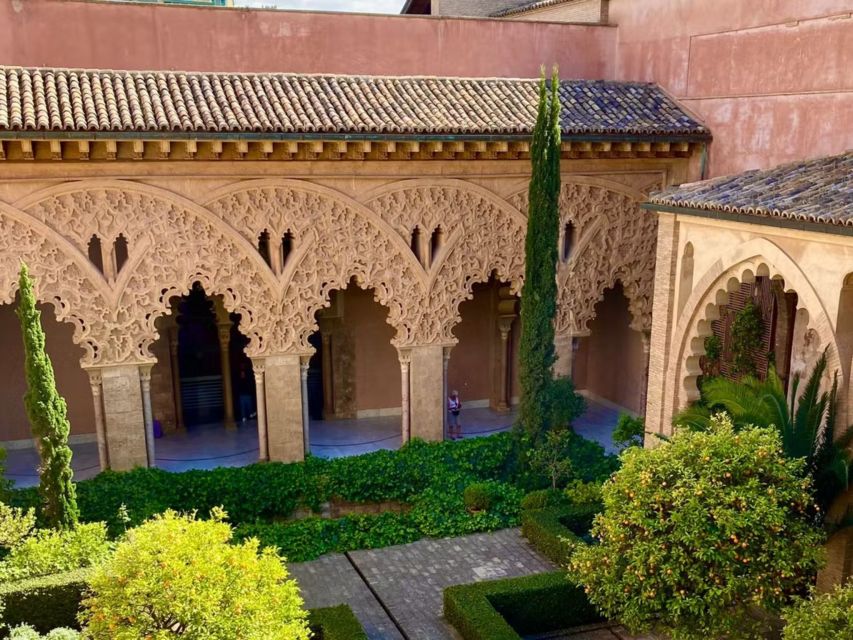 Zaragoza: Aljafería Palace guided tour in Spanish - Key points to know before you book