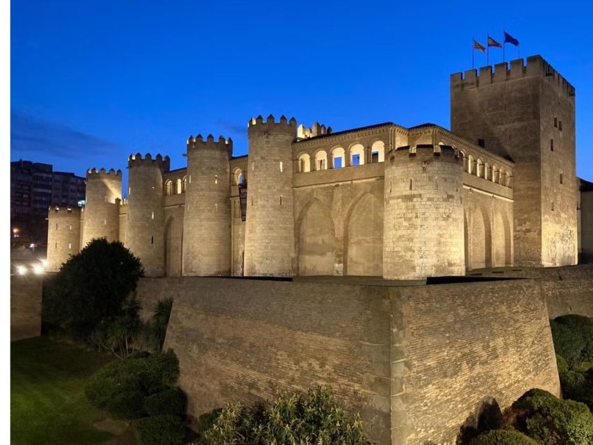 Zaragoza: Aljafería Palace guided tour in Spanish - The Muslim palace and the Palace of Joy
