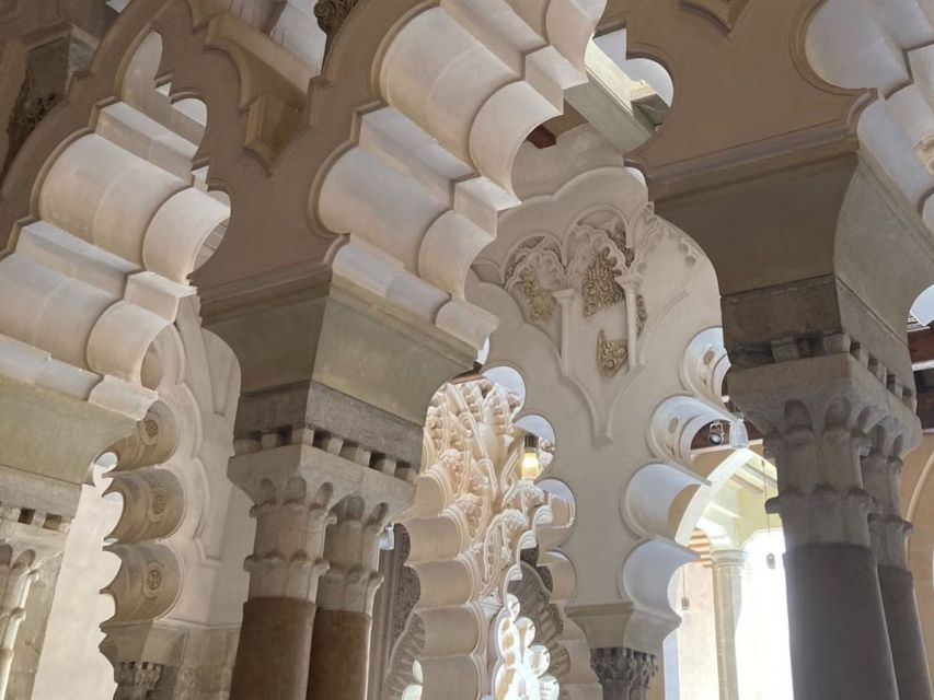 Zaragoza: Aljafería Palace guided tour in Spanish - Who will enjoy this Spanish-language visit?